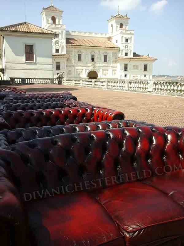 Arredo Chesterfield per party SKY ARTE presentazione programma MasterOfPhotography con Oliviero Toscani - Villa Medici - Roma 