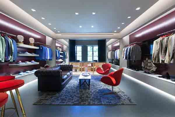 Arredo Chesterfield nuova Boutique 'ISAIA' - 9527 Brighton Way, Madison Avenue New York