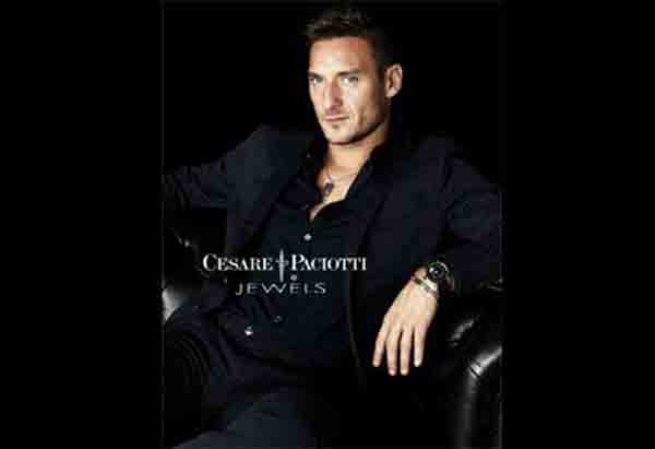 Chesterfield Nero per spot Cesare Paciotti Jewels con Francesco Totti