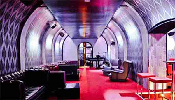 Arredo discoteca 'The Manhattan' - Testaccio, Roma