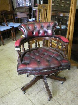 poltronagirevolechesterfield.jpg