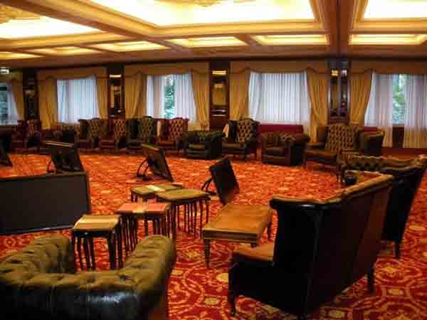 Grande Congresso presso il Carlton Hotel con oltre 70 poltrone/divani - Bologna