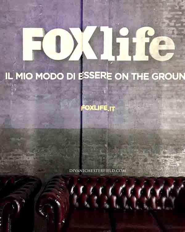 Grande Arredo Chesterfield per party FOXLIFE, Fabbrica Orobia, Milano